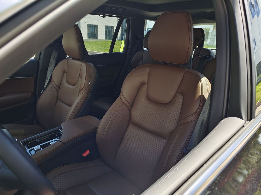 試駕沃爾沃XC90 T8:別具一格的駕控體驗(yàn) 試駕沃爾沃XC90 T8:別具一格的駕控體驗(yàn)
