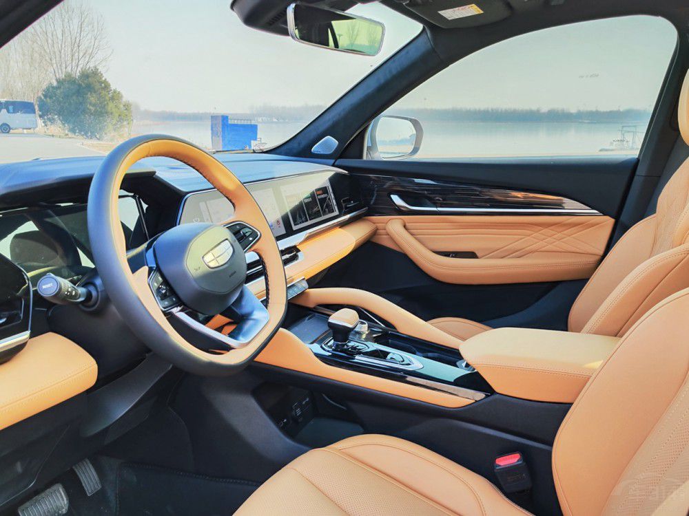 試駕星越LHi·P增程電動(dòng)版 告別里程焦慮 試駕星越LHi·P增程電動(dòng)版 告別里程焦慮