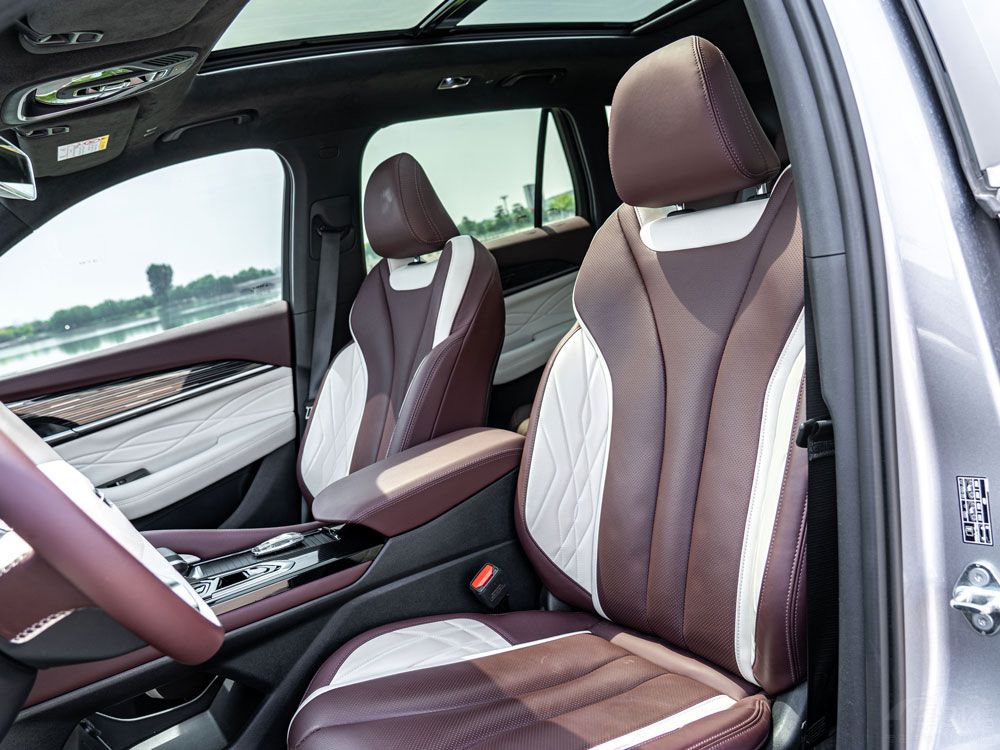 試駕吉利星越L四驅(qū)旗艦版:空間超越同級 試駕吉利星越L四驅(qū)旗艦版:空間超越同級