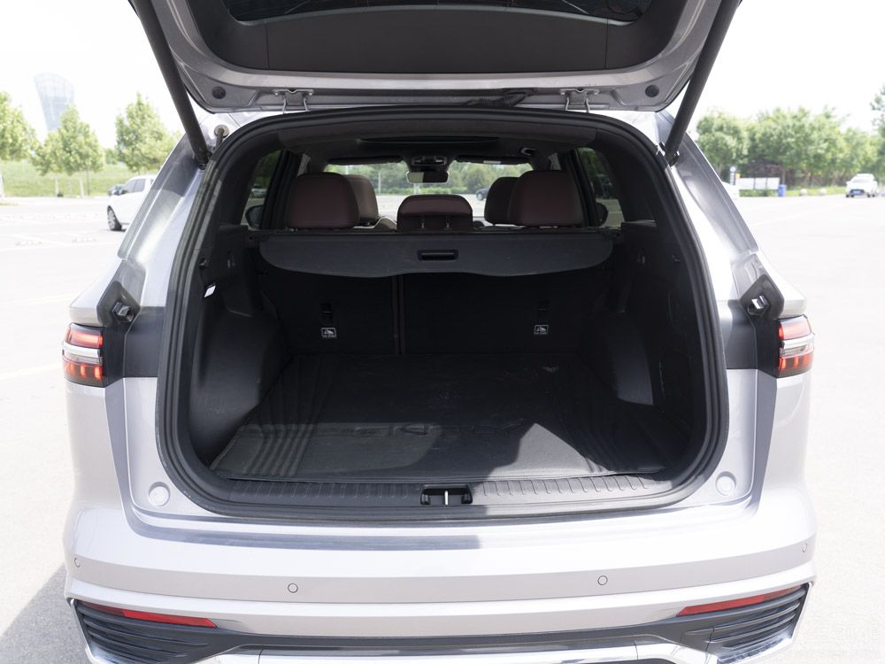 試駕吉利星越L四驅(qū)旗艦版:空間超越同級 試駕吉利星越L四驅(qū)旗艦版:空間超越同級