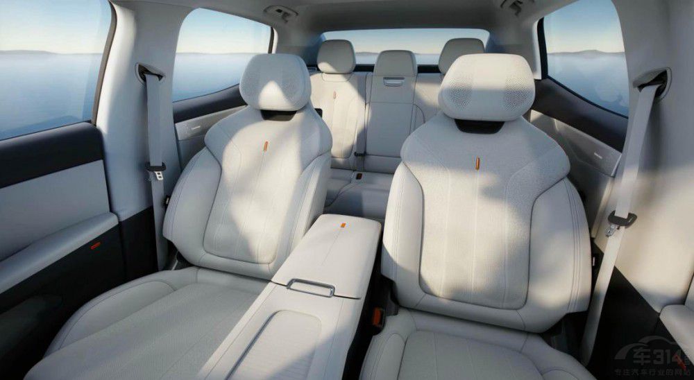 領(lǐng)克 07 EM-P刷新同級(jí)價(jià)值標(biāo)桿新高度  領(lǐng)克 07 EM-P刷新同級(jí)價(jià)值標(biāo)桿新高度