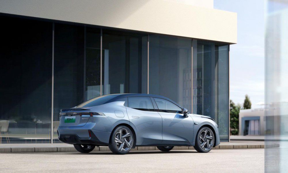 領(lǐng)克 07 EM-P刷新同級(jí)價(jià)值標(biāo)桿新高度  領(lǐng)克 07 EM-P刷新同級(jí)價(jià)值標(biāo)桿新高度