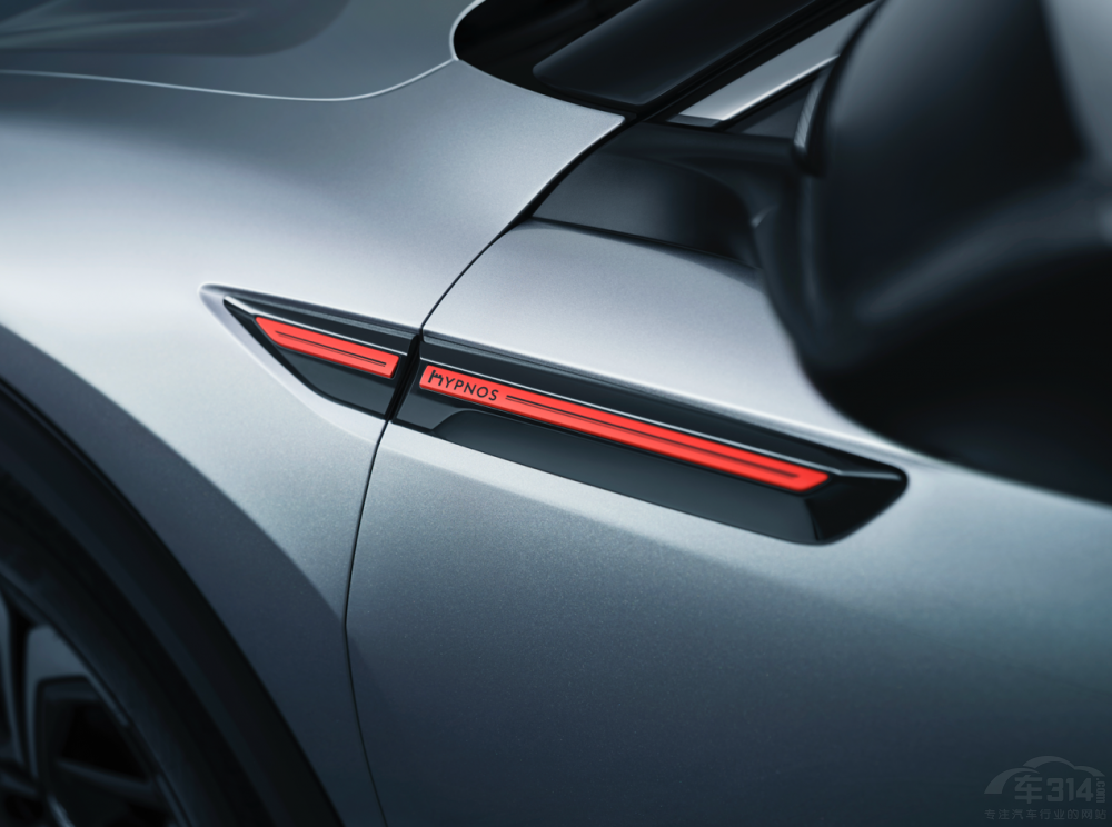 2024款凡爾賽C5 X &版本旅不凡優(yōu)雅登場 2024款凡爾賽C5 X &版本旅不凡優(yōu)雅登場