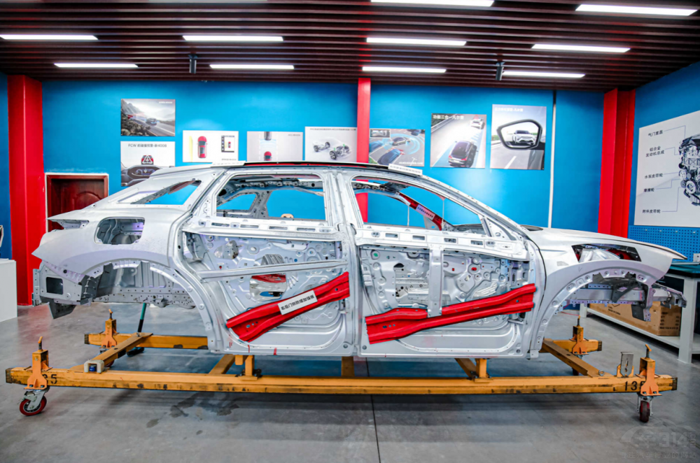 神龍汽車32周年構(gòu)建新格局 打造新神龍 神龍汽車32周年構(gòu)建新格局 打造新神龍