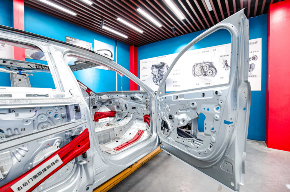 神龍汽車32周年構(gòu)建新格局 打造新神龍 神龍汽車32周年構(gòu)建新格局 打造新神龍