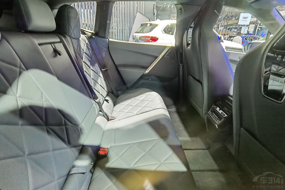 過年回家能開上這幾輛車的絕對(duì)是大老板  過年回家能開上這幾輛車的絕對(duì)是大老板