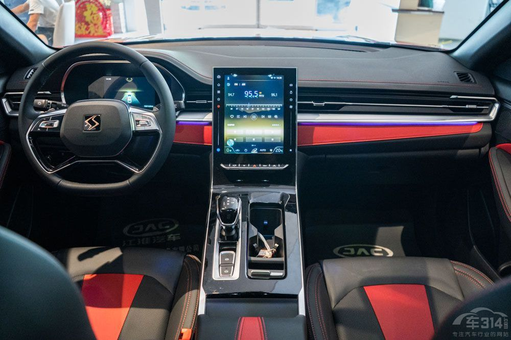 在傳祺影豹和思皓曜之間 你的答案是誰呢 在傳祺影豹和思皓曜之間 你的答案是誰呢