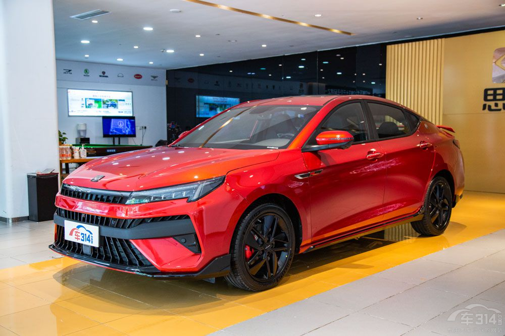 在傳祺影豹和思皓曜之間 你的答案是誰呢 在傳祺影豹和思皓曜之間 你的答案是誰呢