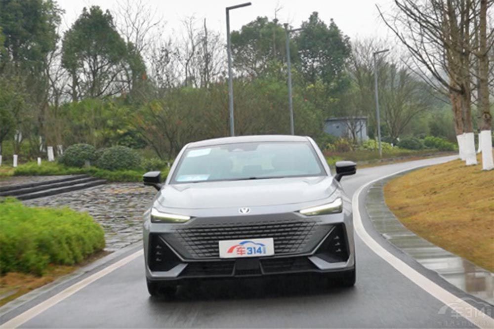 2021年汽車“國貨之光”盤點 坦克300領(lǐng)銜 2021年汽車“國貨之光”盤點 坦克300領(lǐng)銜