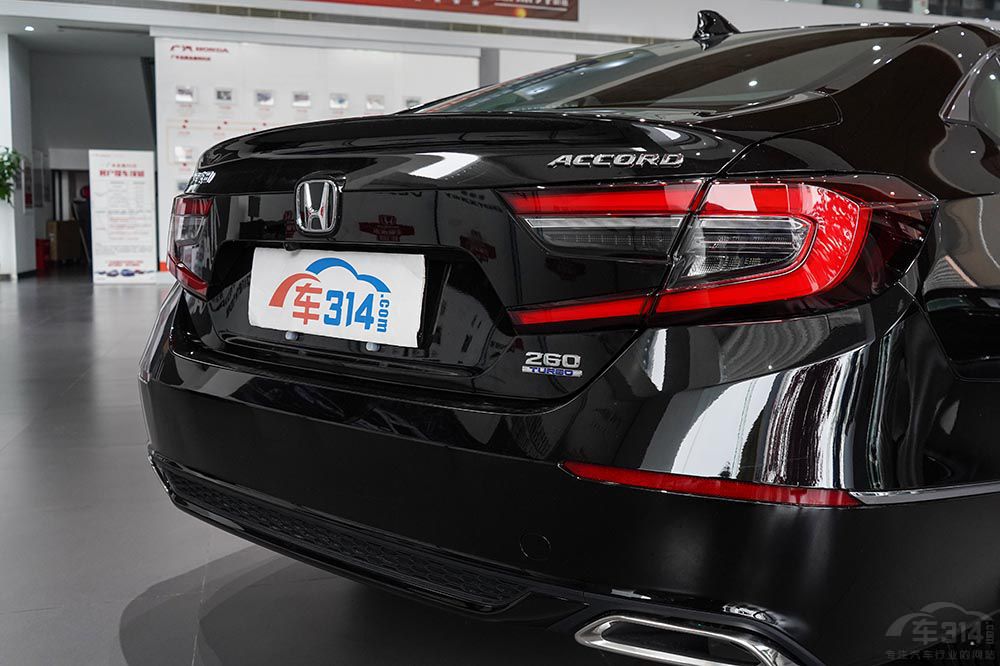 本田兄弟同室操戈 看英仕派如何擊敗雅閣 本田兄弟同室操戈 看英仕派如何擊敗雅閣