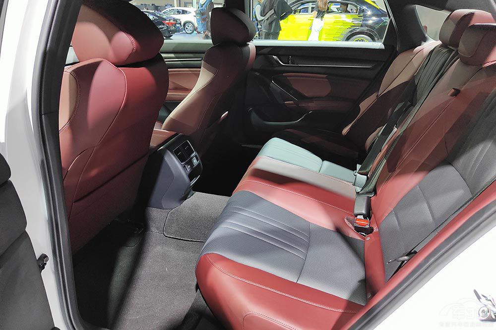 本田兄弟同室操戈 看英仕派如何擊敗雅閣 本田兄弟同室操戈 看英仕派如何擊敗雅閣