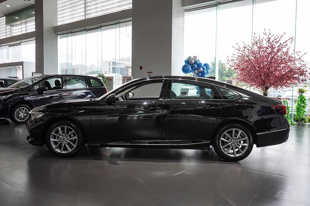 本田兄弟同室操戈 看英仕派如何擊敗雅閣 本田兄弟同室操戈 看英仕派如何擊敗雅閣