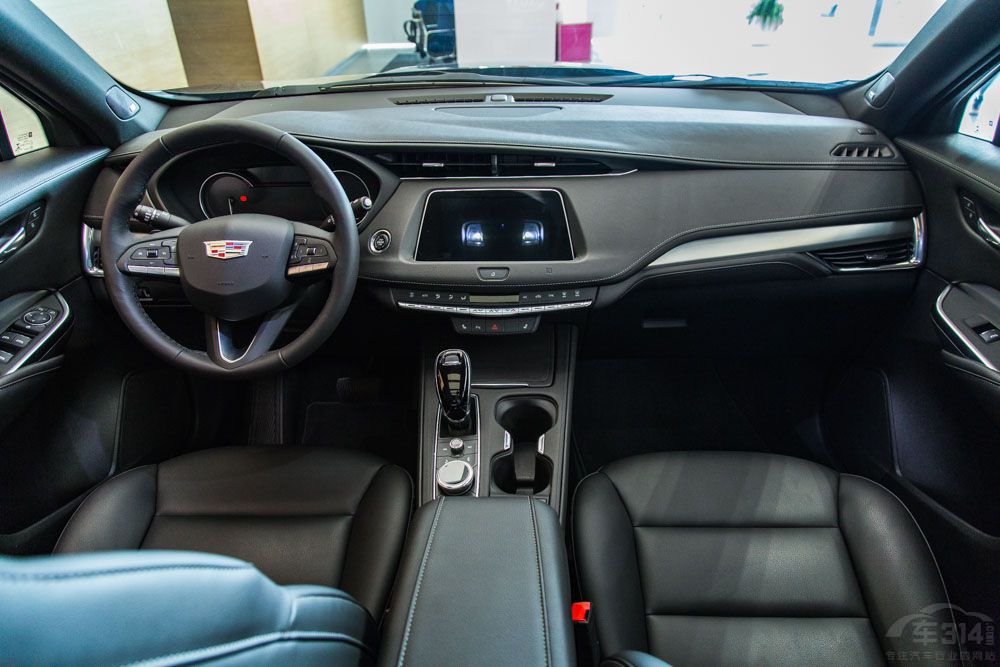 開(kāi)這幾款車(chē)回老家 門(mén)檻都能被“村花”踩平 開(kāi)這幾款車(chē)回老家 門(mén)檻都能被“村花”踩平