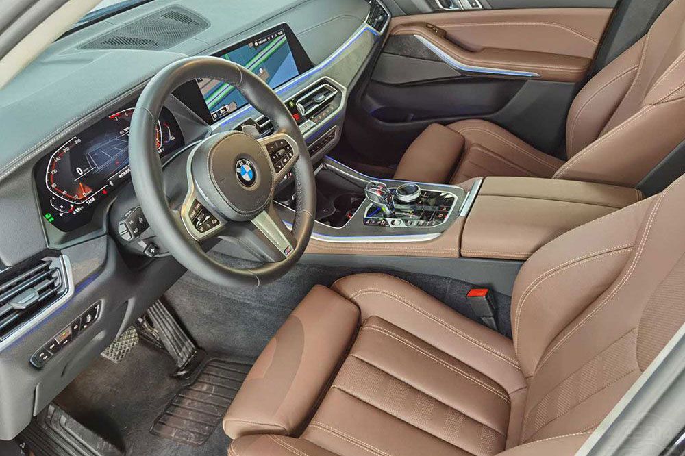 AдSUVYGLE͌RX5ԓxl