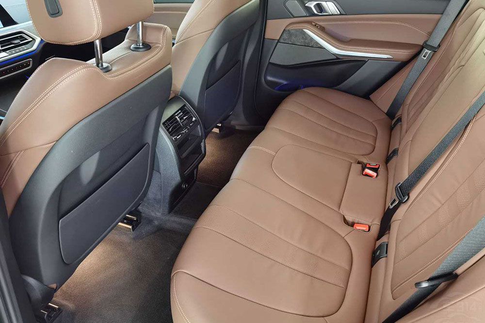 AдSUVYGLE͌RX5ԓxl