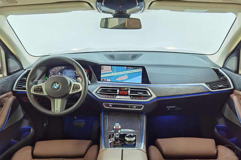 AдSUVYGLE͌RX5ԓxl