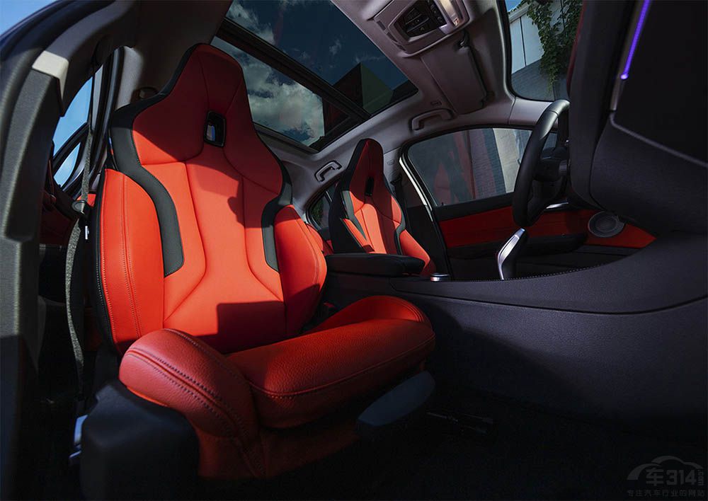 看完這款車你就明白了 原來(lái)寶馬1系不香了 看完這款車你就明白了 原來(lái)寶馬1系不香了