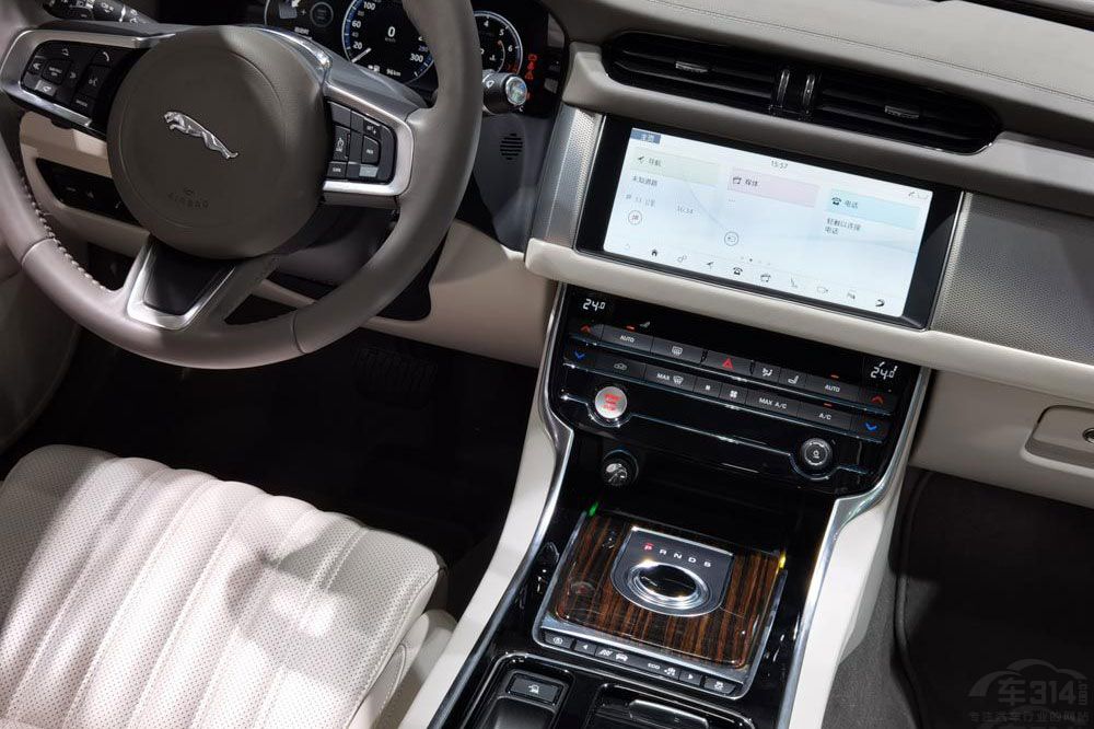 二線豪華行政家轎PK  這三款車不容錯(cuò)過(guò) 二線豪華行政家轎PK  這三款車不容錯(cuò)過(guò)