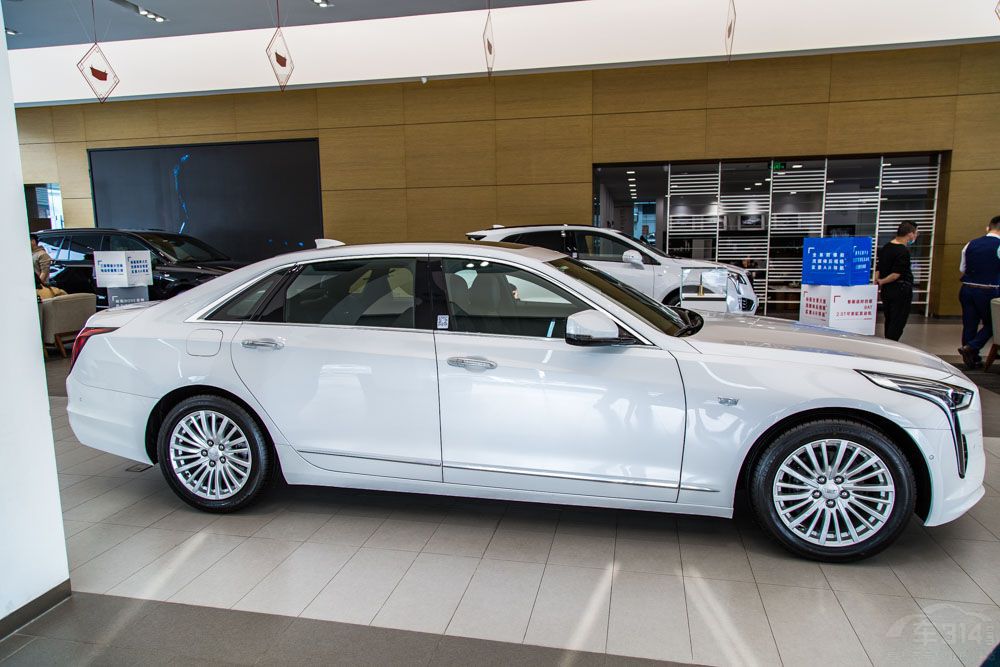 二線豪華行政家轎PK  這三款車不容錯(cuò)過(guò) 二線豪華行政家轎PK  這三款車不容錯(cuò)過(guò)