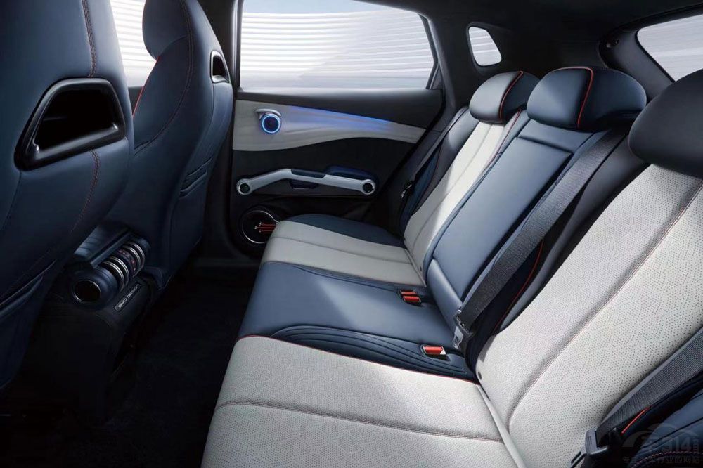 ԪPLUSAION Y  ߵԓôx