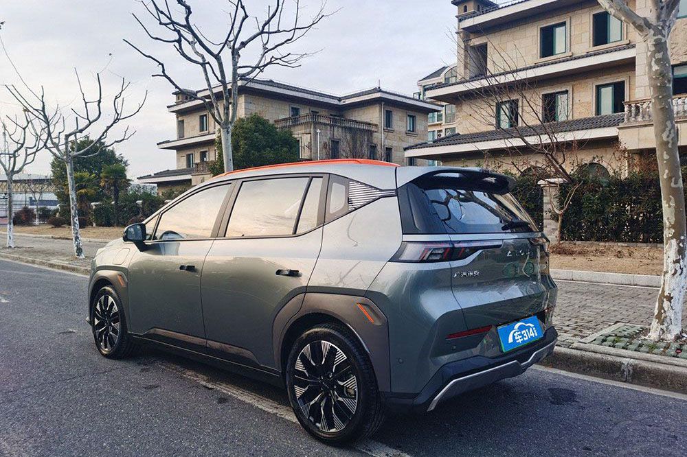 ԪPLUSAION Y  ߵԓôx