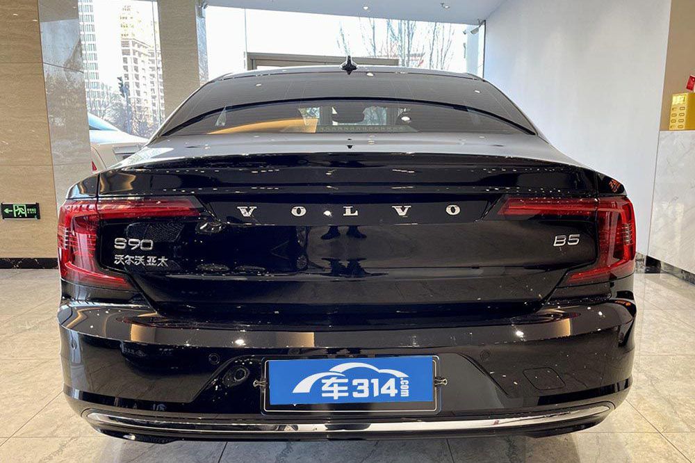 二線豪華行政家轎PK  這三款車不容錯(cuò)過(guò) 二線豪華行政家轎PK  這三款車不容錯(cuò)過(guò)