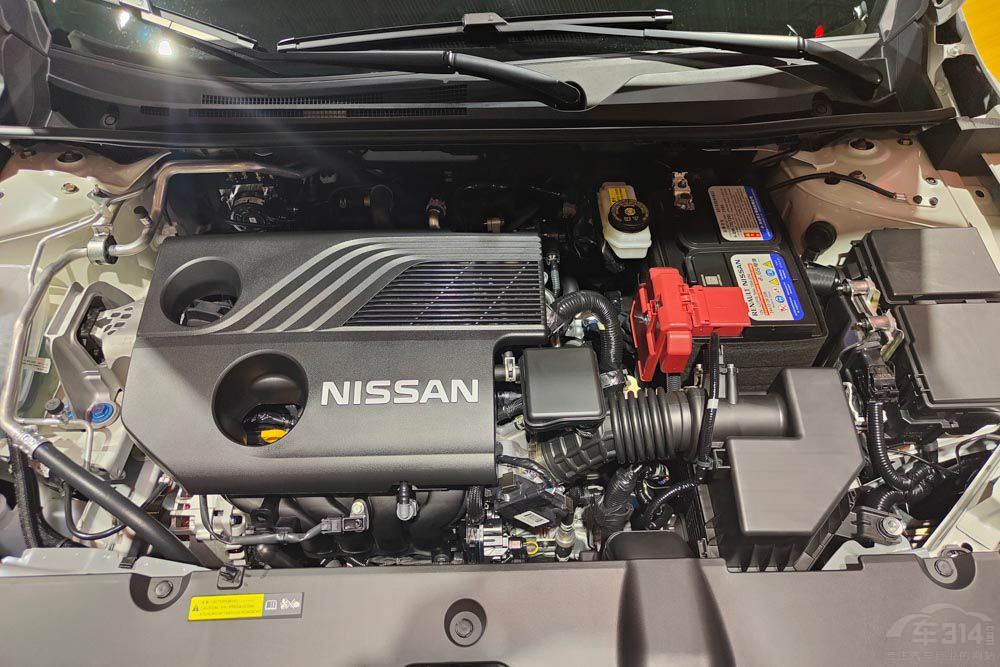 10W級家轎該如何選擇  軒逸還是UNI-V? 10W級家轎該如何選擇  軒逸還是UNI-V?