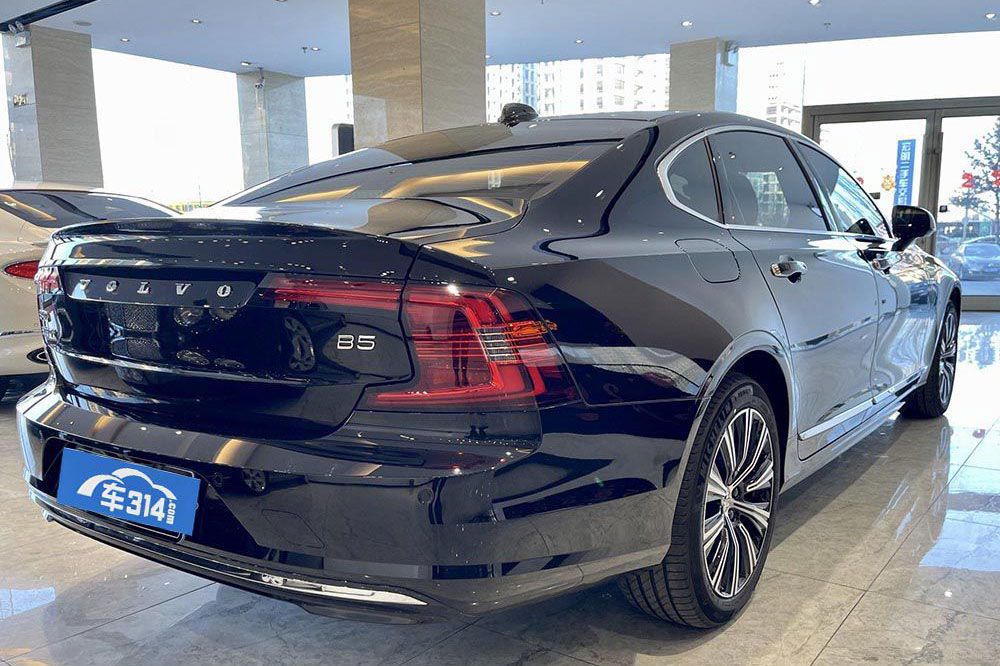 二線豪華行政家轎PK  這三款車不容錯(cuò)過(guò) 二線豪華行政家轎PK  這三款車不容錯(cuò)過(guò)