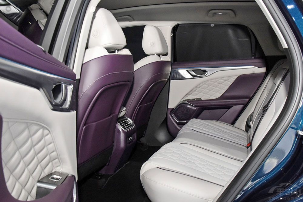 ĦDHT-PHEVУModel Y߀ֵI