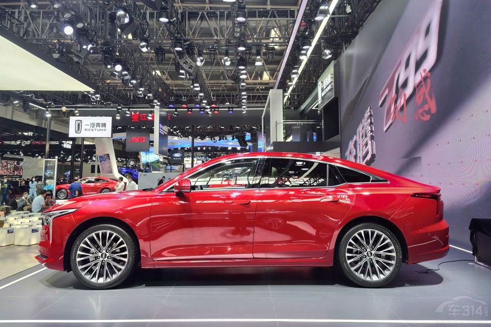 “安全”寫進骨子里 第三代奔騰B70有多牛 “安全”寫進骨子里 第三代奔騰B70有多牛