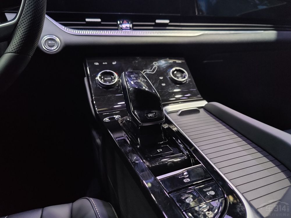 全新第三代奔騰B70獲C-NCAP五星安全車 全新第三代奔騰B70獲C-NCAP五星安全車