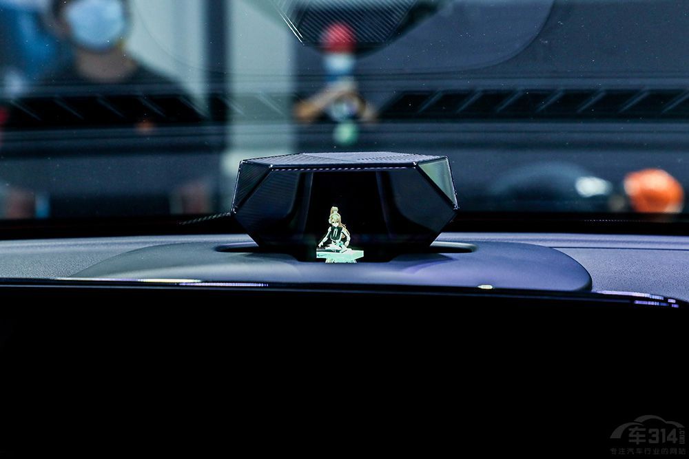 全新第三代奔騰B70獲C-NCAP五星安全車 全新第三代奔騰B70獲C-NCAP五星安全車