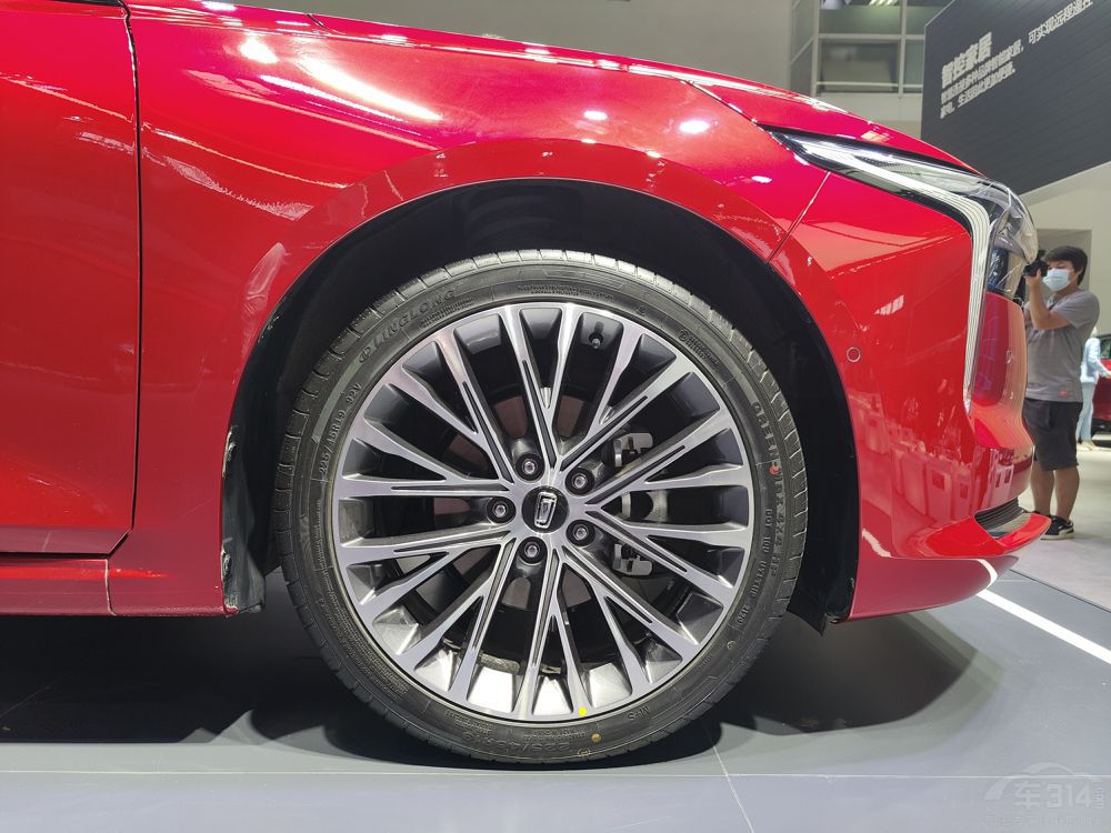 全新第三代奔騰B70獲C-NCAP五星安全車 全新第三代奔騰B70獲C-NCAP五星安全車