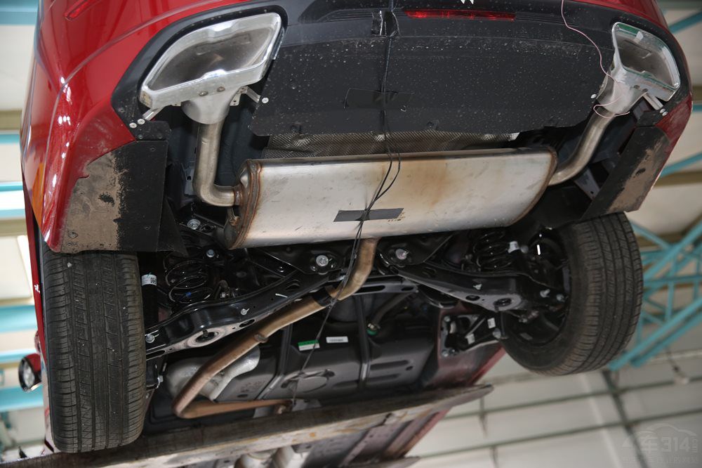 全新第三代奔騰B70獲C-NCAP五星安全車 全新第三代奔騰B70獲C-NCAP五星安全車