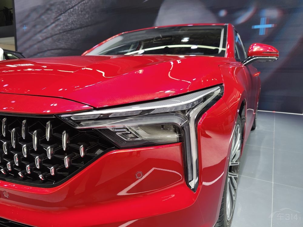 全新第三代奔騰B70獲C-NCAP五星安全車 全新第三代奔騰B70獲C-NCAP五星安全車