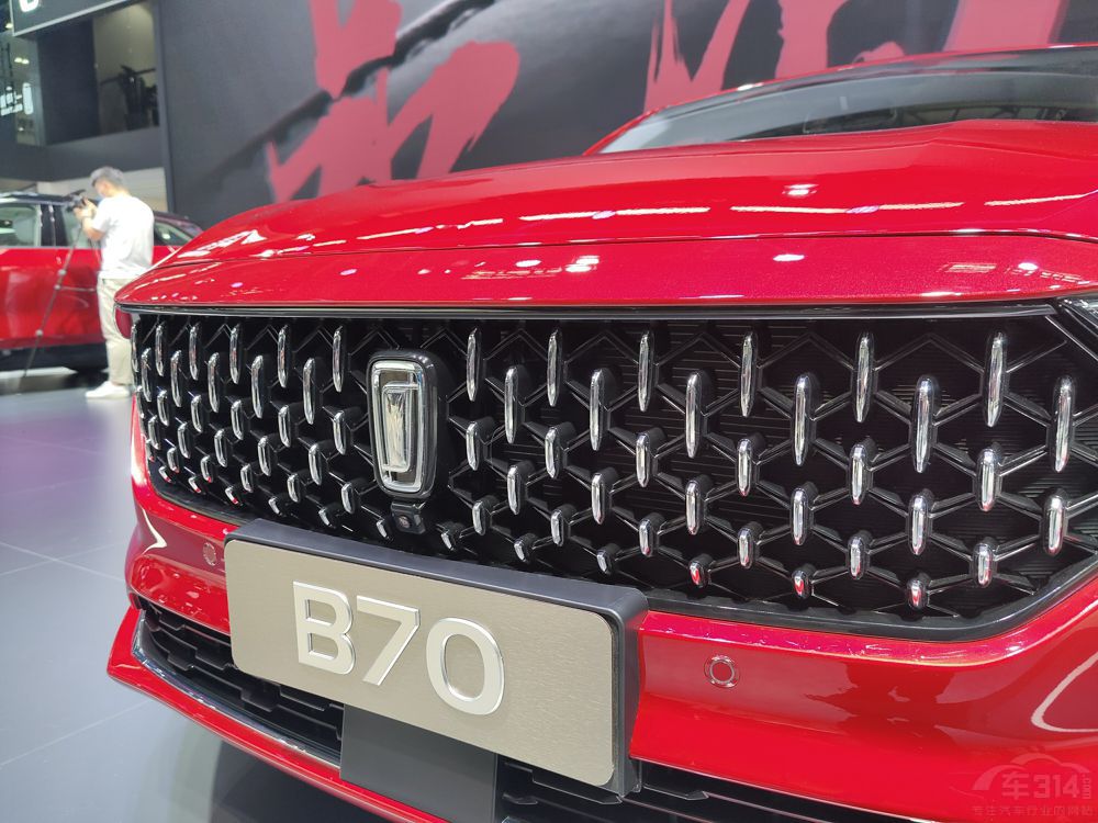 全新第三代奔騰B70獲C-NCAP五星安全車 全新第三代奔騰B70獲C-NCAP五星安全車