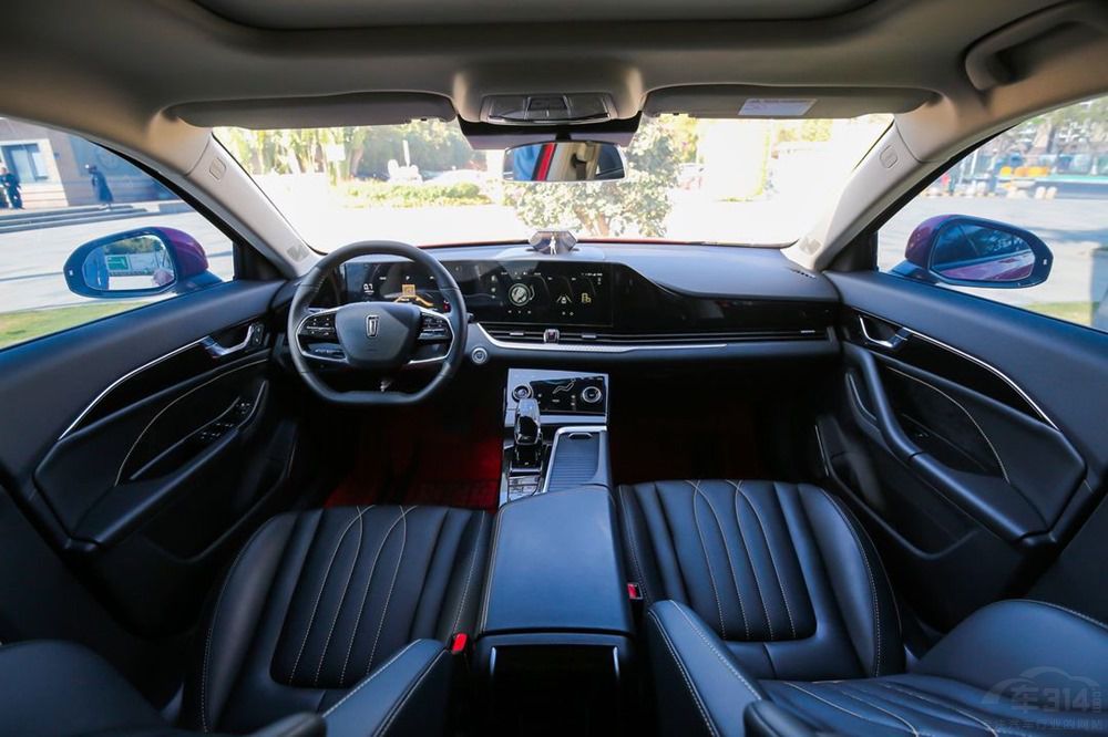 全新第三代奔騰B70獲C-NCAP五星安全車 全新第三代奔騰B70獲C-NCAP五星安全車