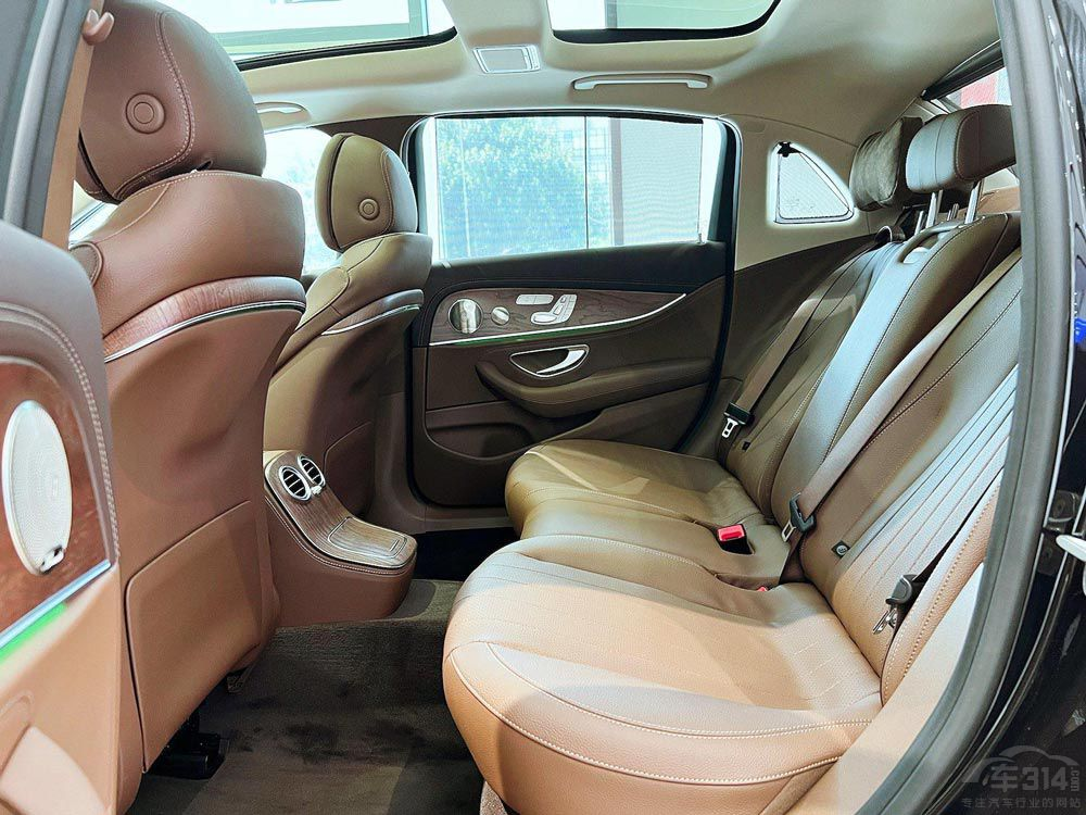 美系硬剛德系 林肯Z對(duì)比奔馳E級(jí)誰(shuí)更豪華 美系硬剛德系 林肯Z對(duì)比奔馳E級(jí)誰(shuí)更豪華