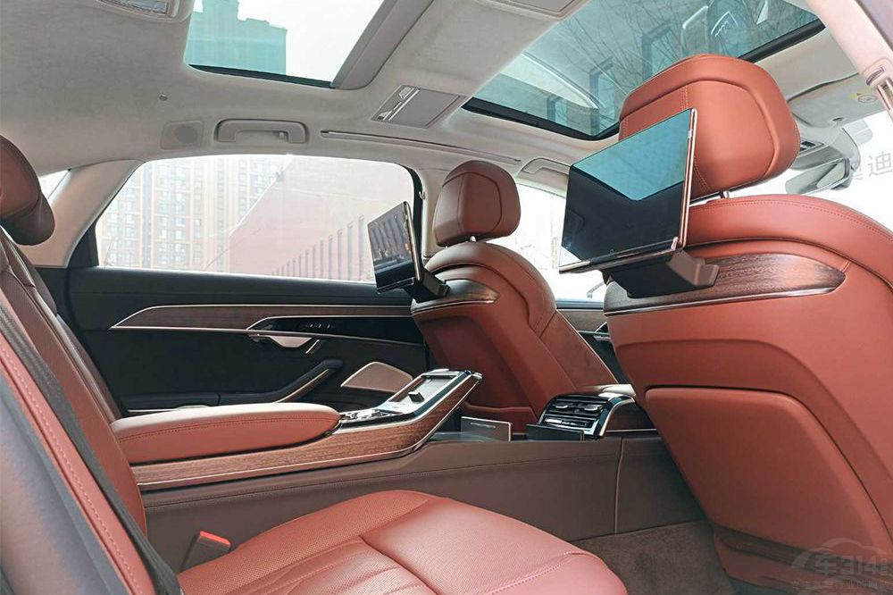 大排量行政車盤點(diǎn) 真正的西裝暴徒在這里 大排量行政車盤點(diǎn) 真正的西裝暴徒在這里