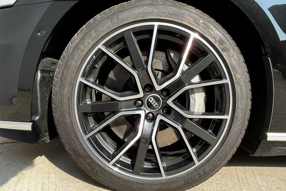 大排量行政車盤點(diǎn) 真正的西裝暴徒在這里 大排量行政車盤點(diǎn) 真正的西裝暴徒在這里