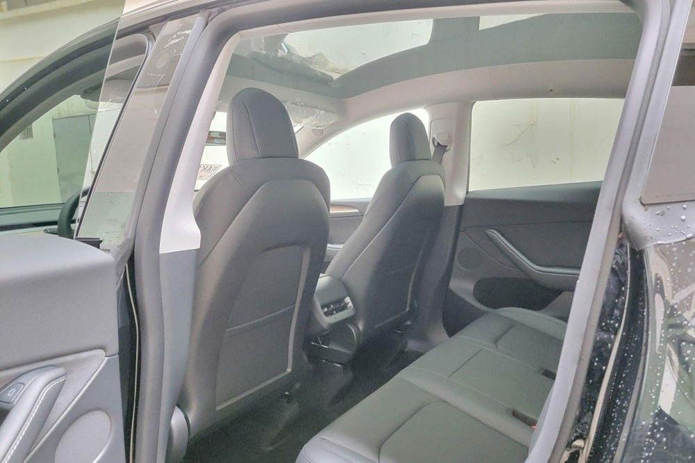 ID.6 CROZZModel Y e֪