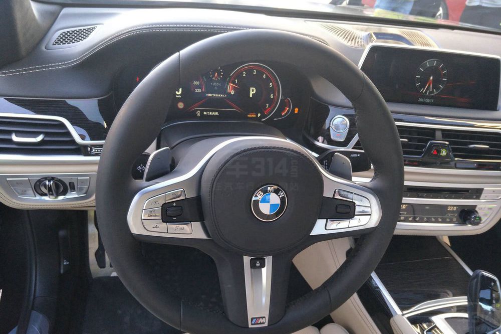 大排量行政車盤點(diǎn) 真正的西裝暴徒在這里 大排量行政車盤點(diǎn) 真正的西裝暴徒在這里