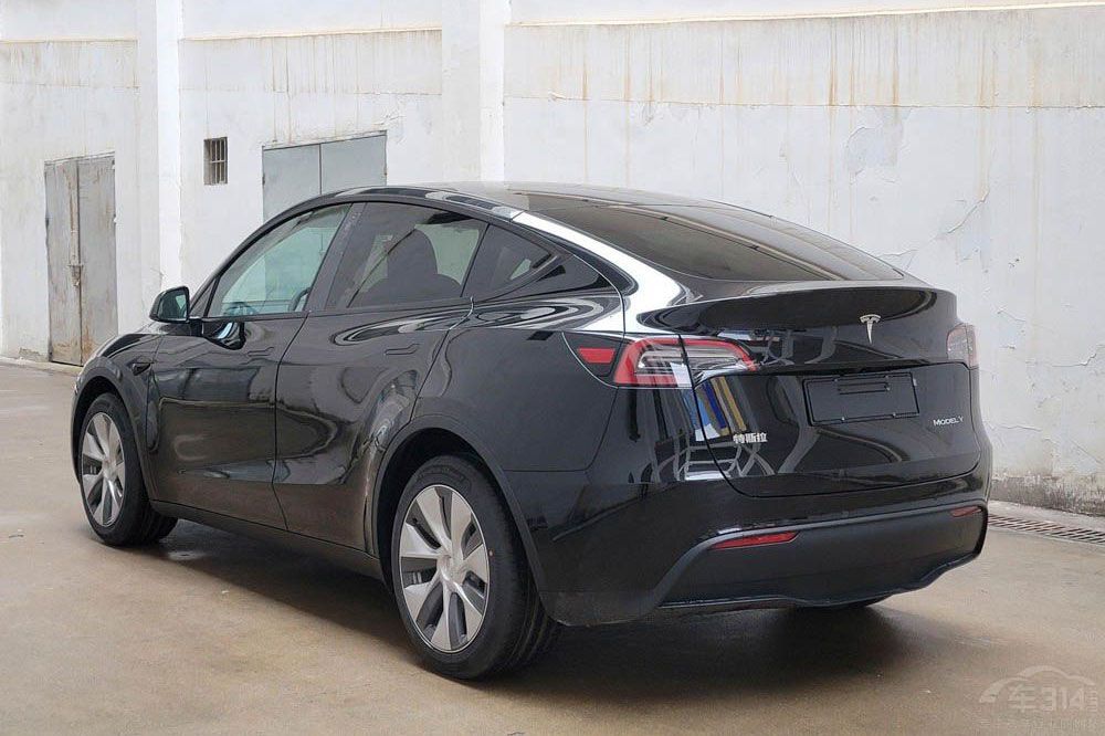 ID.6 CROZZModel Y e֪