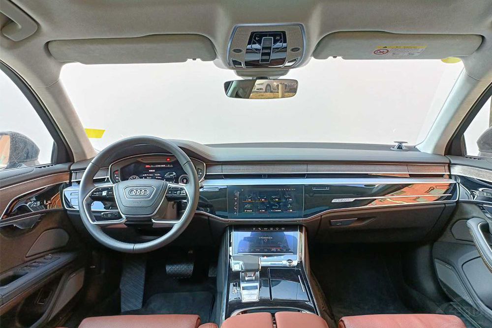 大排量行政車盤點(diǎn) 真正的西裝暴徒在這里 大排量行政車盤點(diǎn) 真正的西裝暴徒在這里