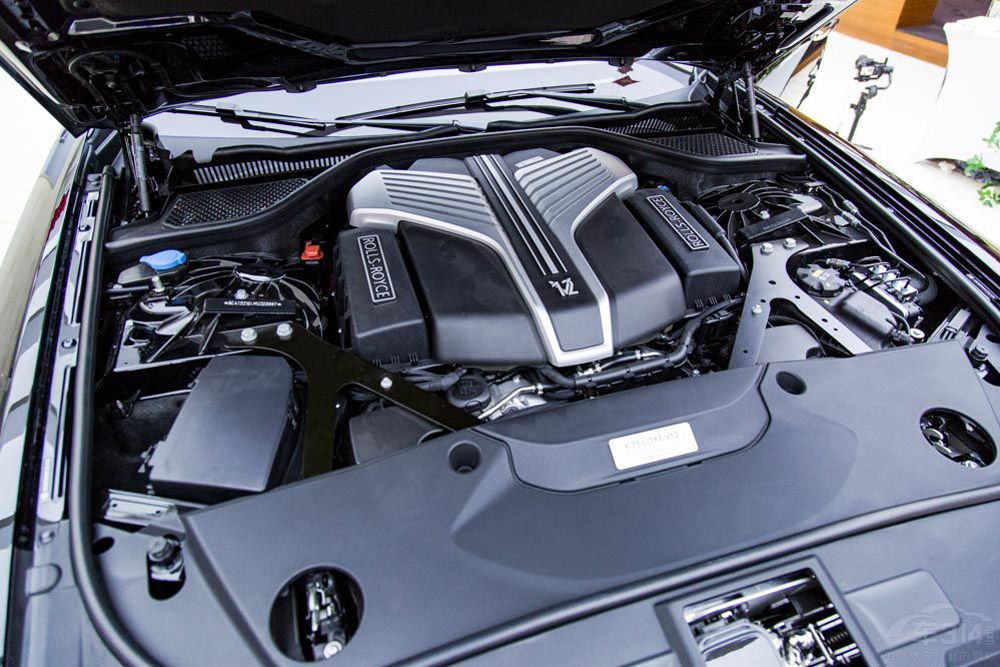 大排量行政車盤點(diǎn) 真正的西裝暴徒在這里 大排量行政車盤點(diǎn) 真正的西裝暴徒在這里