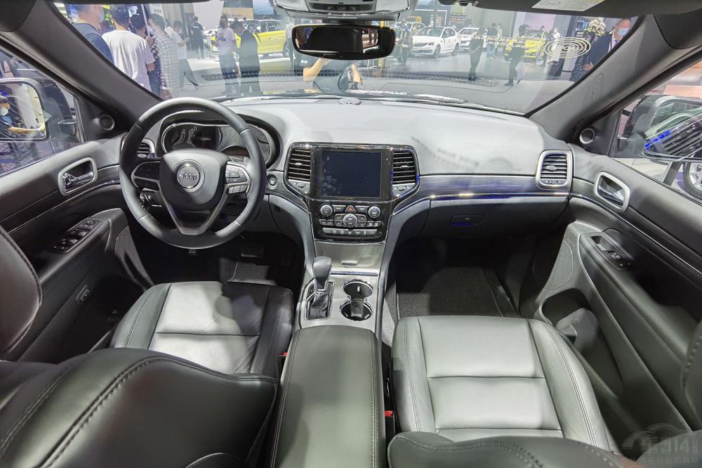 坦克500對(duì)比進(jìn)口車(chē)型 優(yōu)勢(shì)在商務(wù)范兒上? 坦克500對(duì)比進(jìn)口車(chē)型 優(yōu)勢(shì)在商務(wù)范兒上?