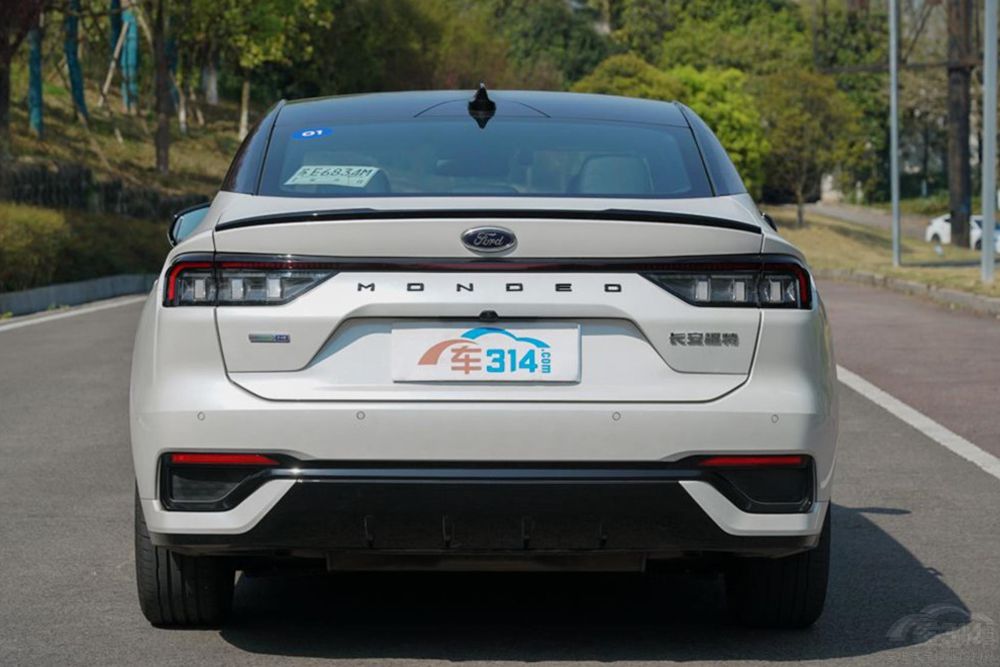 對比全新蒙迪歐和豐田凱美瑞誰更值得買 對比全新蒙迪歐和豐田凱美瑞誰更值得買