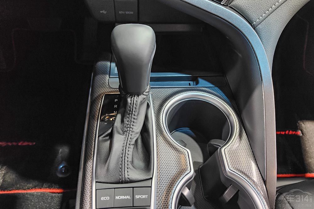 對比全新蒙迪歐和豐田凱美瑞誰更值得買 對比全新蒙迪歐和豐田凱美瑞誰更值得買