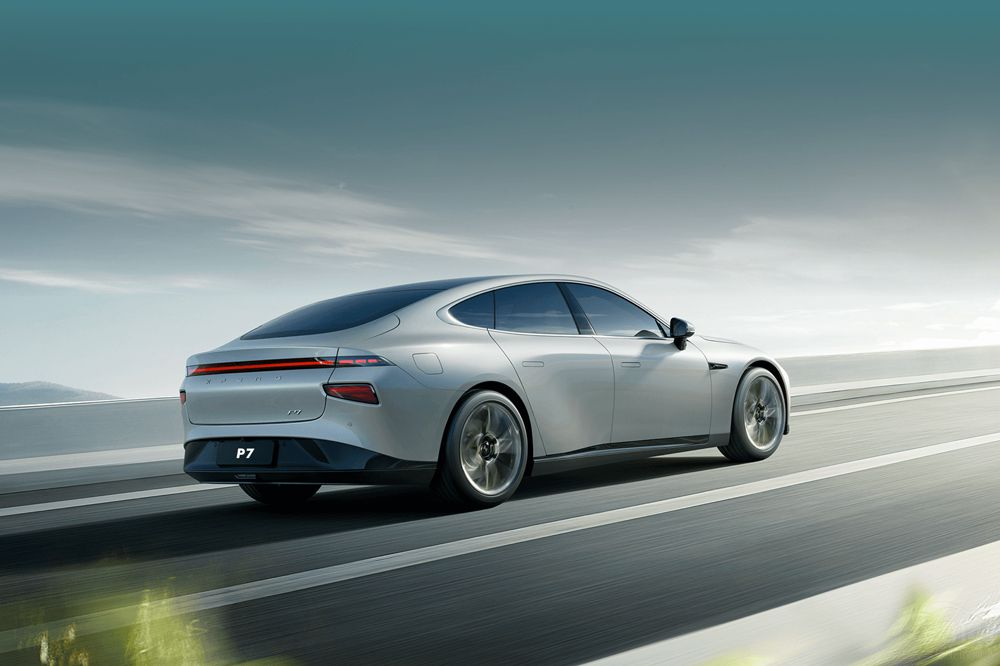 與其買加95號油的中型車 不如考慮小鵬P7 與其買加95號油的中型車 不如考慮小鵬P7