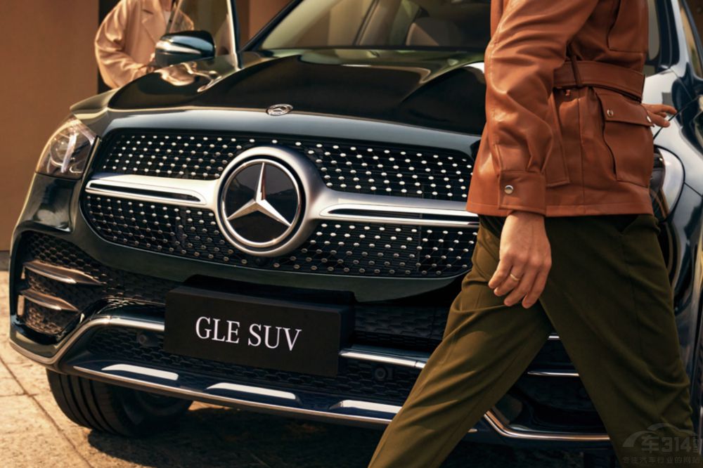 賣不過進(jìn)口 奔馳GLE能贏國(guó)產(chǎn)版寶馬X5嗎 賣不過進(jìn)口 奔馳GLE能贏國(guó)產(chǎn)版寶馬X5嗎